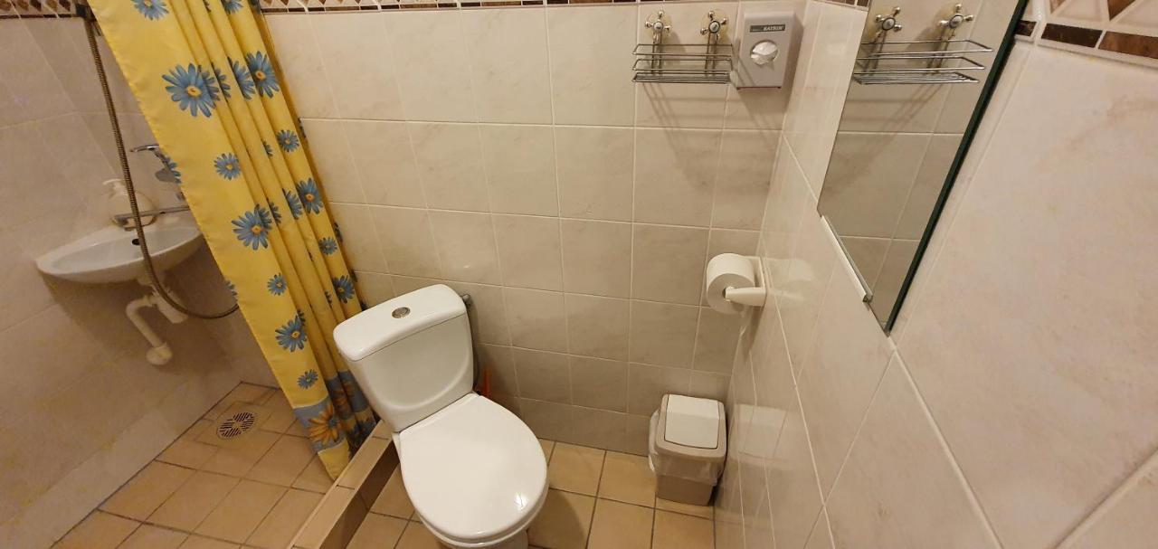 Kure Guesthouse Rahinge Екстер'єр фото
